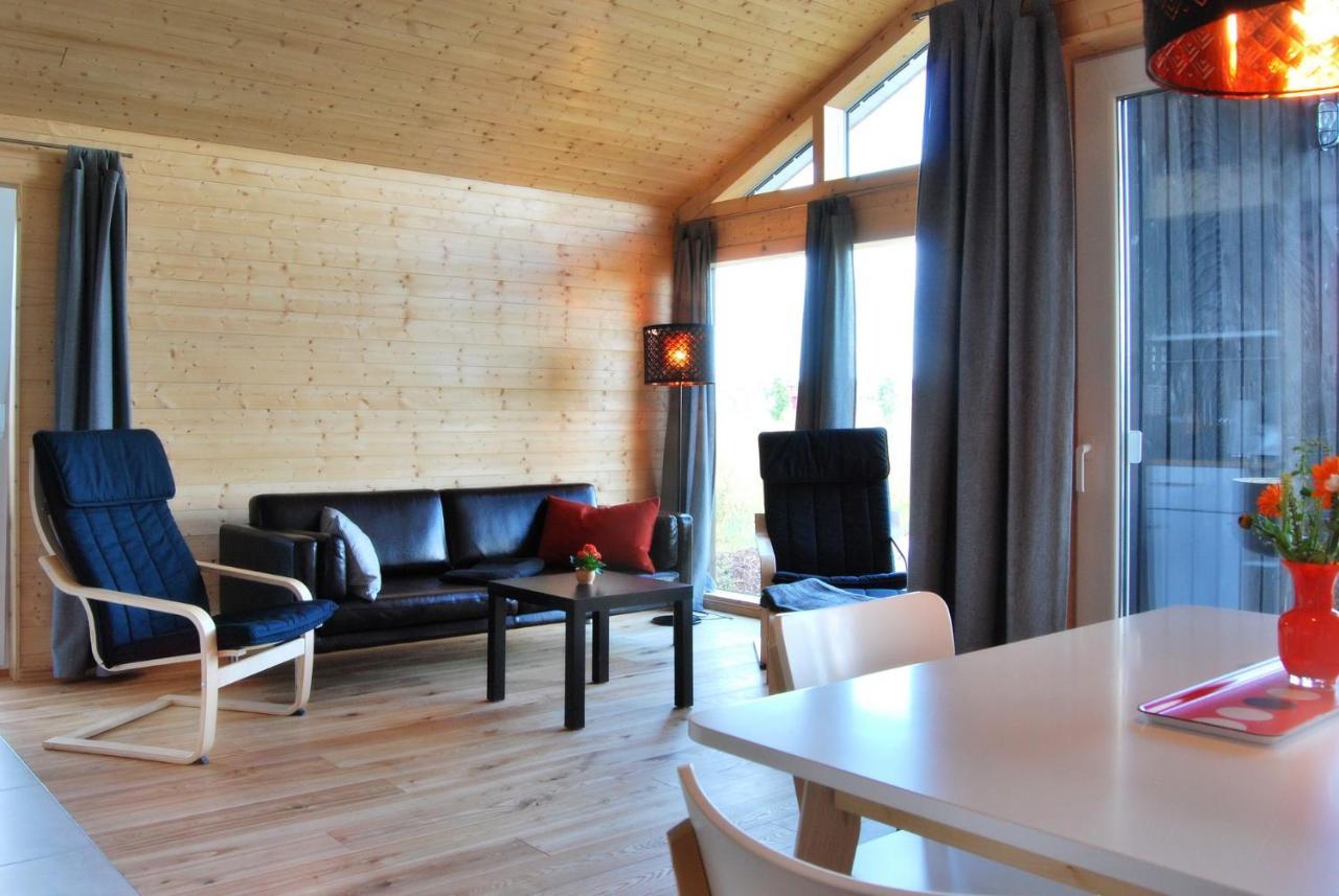 Schwarzes Holzferienhaus Mit Sauna -- Feldrain -- An Der Ostsee, Zierow Bei Wismar, 4-6 Personen エクステリア 写真