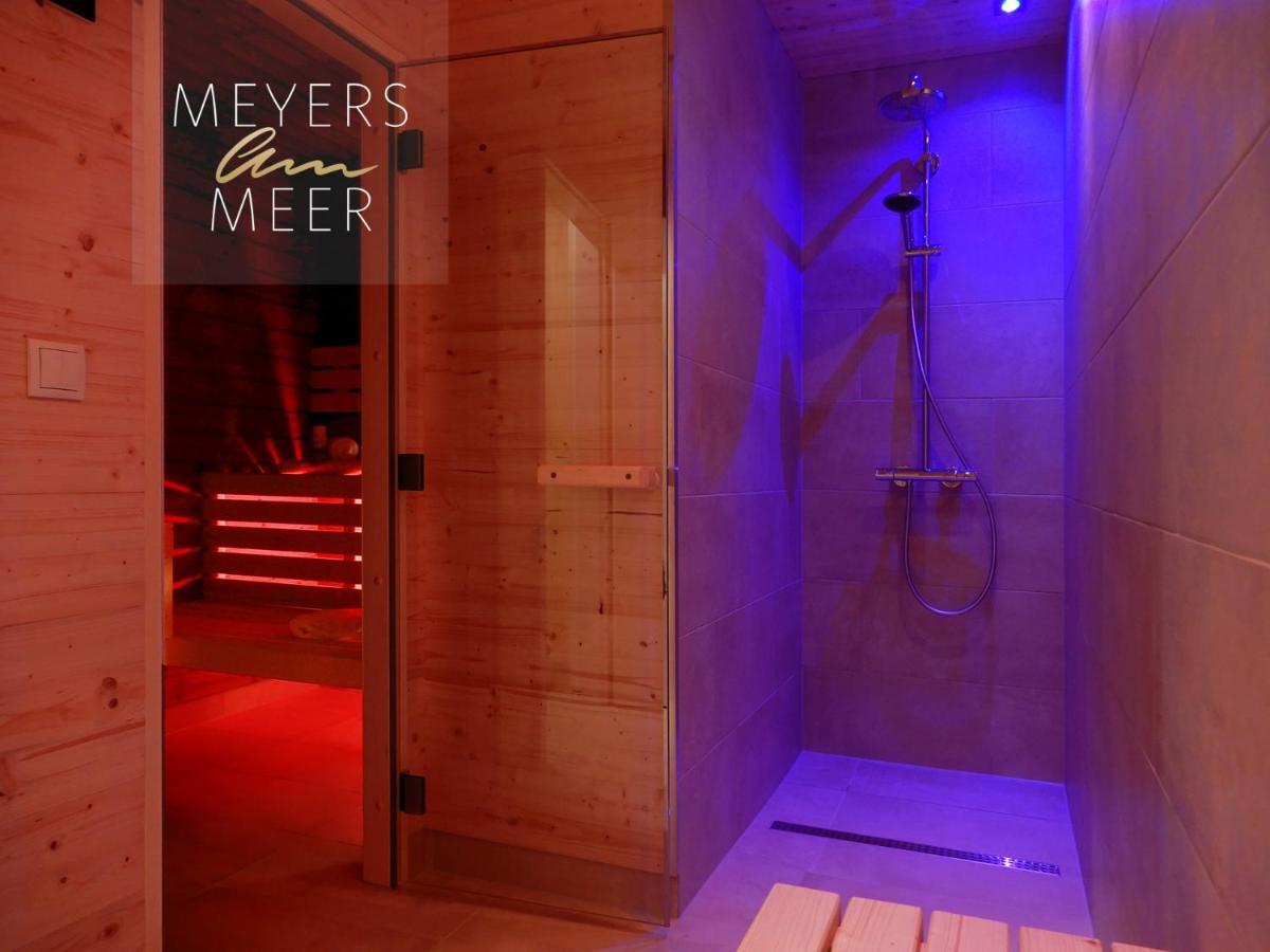 Schwarzes Holzferienhaus Mit Sauna -- Feldrain -- An Der Ostsee, Zierow Bei Wismar, 4-6 Personen エクステリア 写真